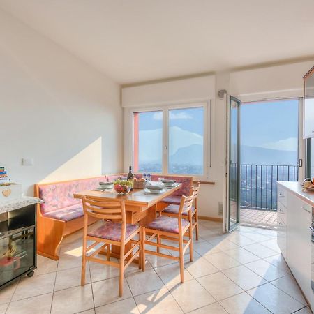 Lake View Dom-Us Apartment - Happy Rentals リーヴァ・デル・ガルダ エクステリア 写真